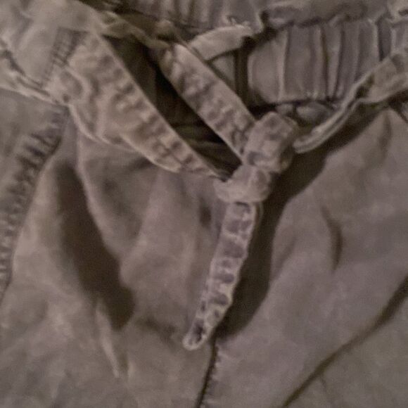 AERIE Size Medium Charcoal Gray Paperbag Shorts with Tie Front - Picture 4 of 6